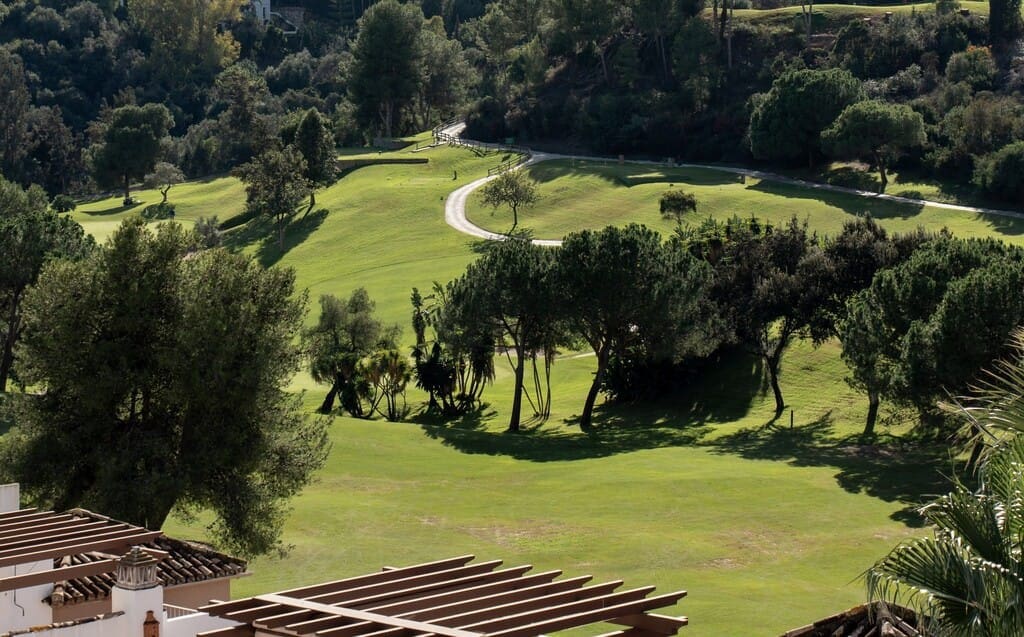 3 bedroom Apartment for sale in Marbella - € 849,000 (Ref: 9610081)