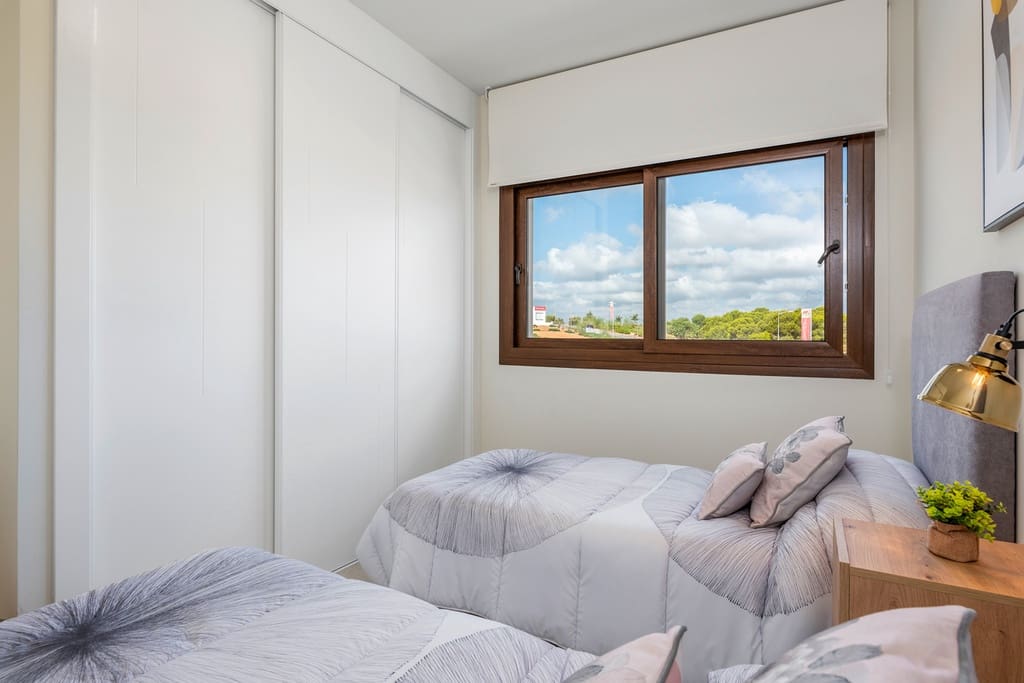 2 bedroom Apartment for sale in Torrevieja - € 285,000 (Ref: 9610088)