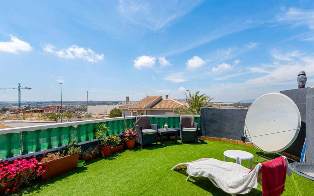 6 bedroom Villa for sale in Benijofar - € 525,000 (Ref: 9640962)