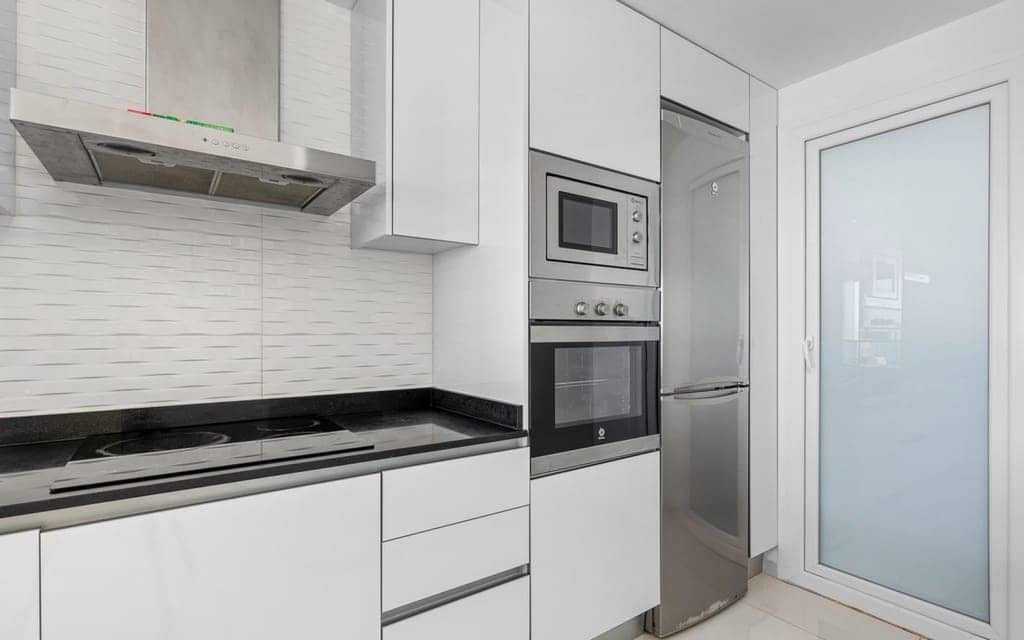 2 slaapkamer Appartement te koop in Punta Prima - € 399.000 (Ref: 9652868)