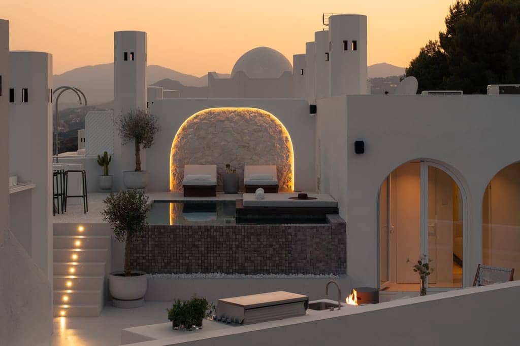 3 bedroom Apartment for sale in Marbella - € 2,995,000 (Ref: 9675077)