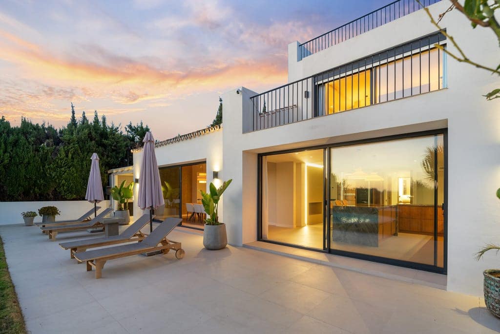 4 bedroom Villa for sale in Marbella - € 2,895,000 (Ref: 9809390)