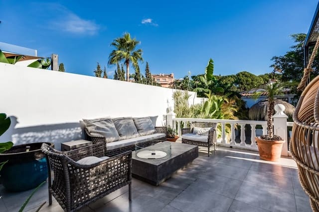5 quarto Moradia para venda em Nueva Andalucía Centro, Marbella - 1 895 000 € (Ref: 9821367)