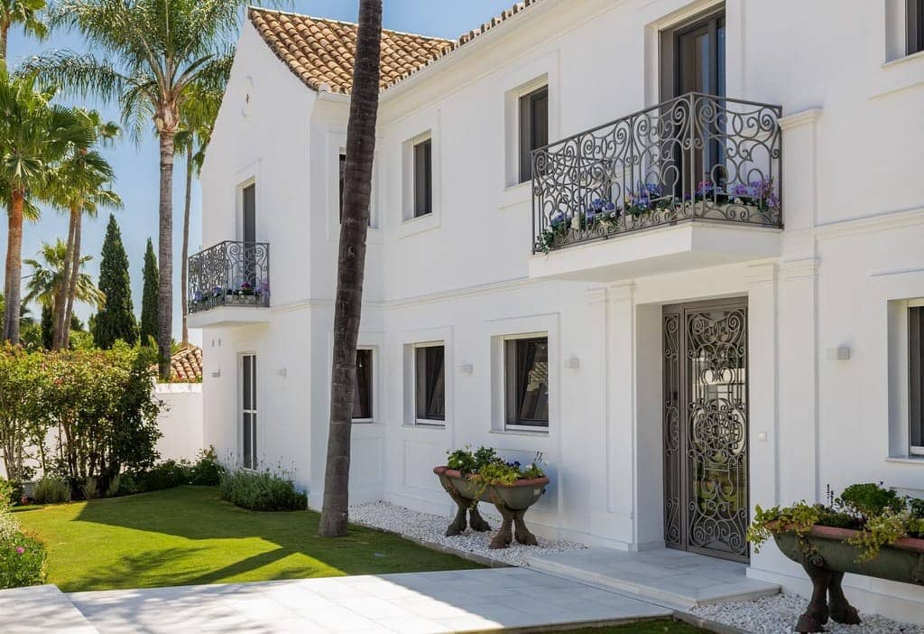 6 bedroom Villa for sale in Marbella - € 8,950,000 (Ref: 9834545)
