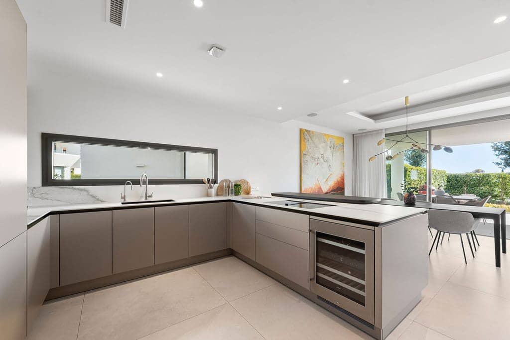 4 bedroom Villa for sale in Marbella - € 4,500,000 (Ref: 9834546)