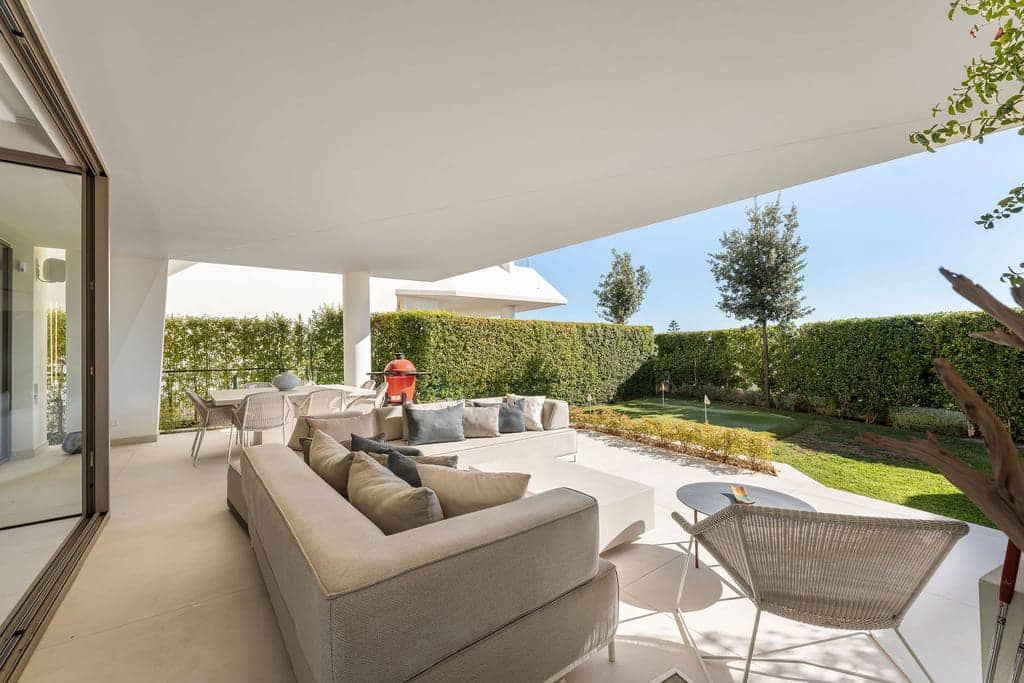 4 bedroom Villa for sale in Marbella - € 4,500,000 (Ref: 9834546)