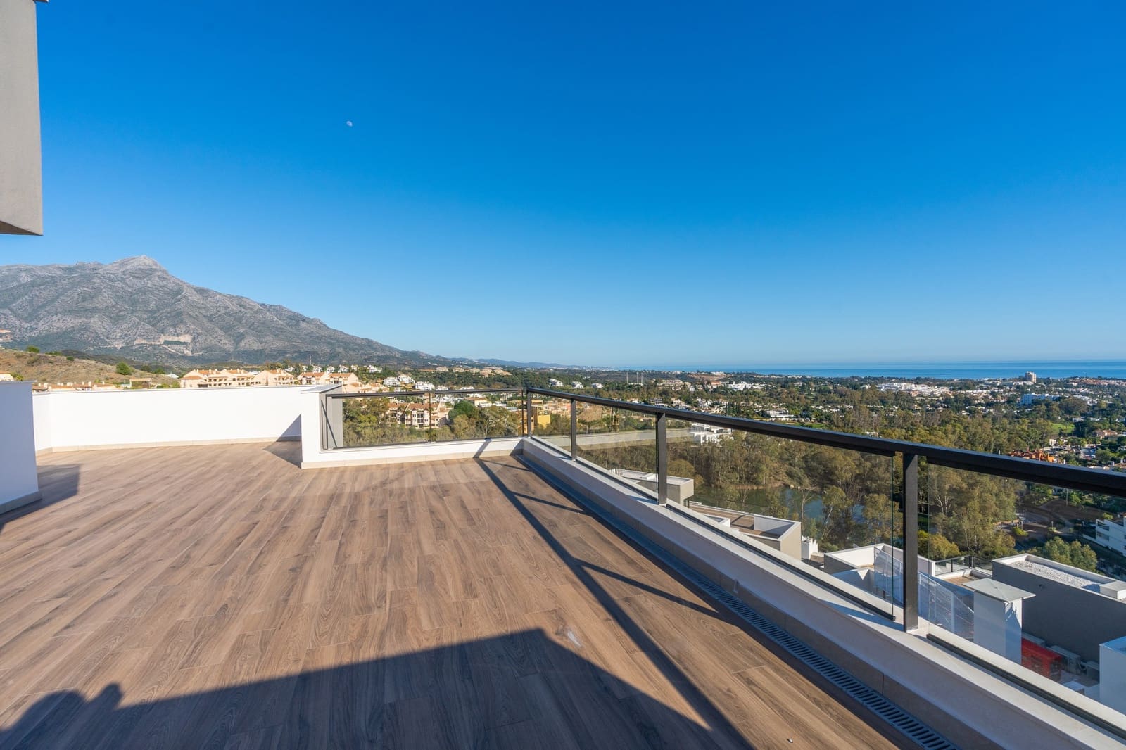 3 soveværelse Penthouse til salg i Nueva Andalucia med swimmingpool garage - € 1.015.000 (Ref: 8927312)