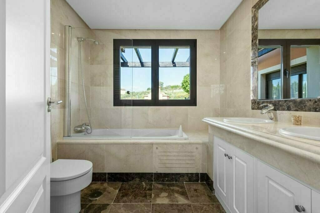 3 makuuhuone Paritalo myytävänä paikassa Estepona mukana uima-altaan 
autotalli - 720 000 € (Ref: 9295952)