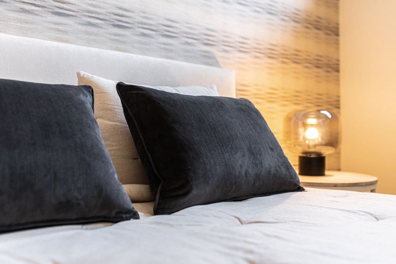 4 bedroom Villa for sale in Benahavis with pool garage - € 1,890,000 (Ref: 9295957)