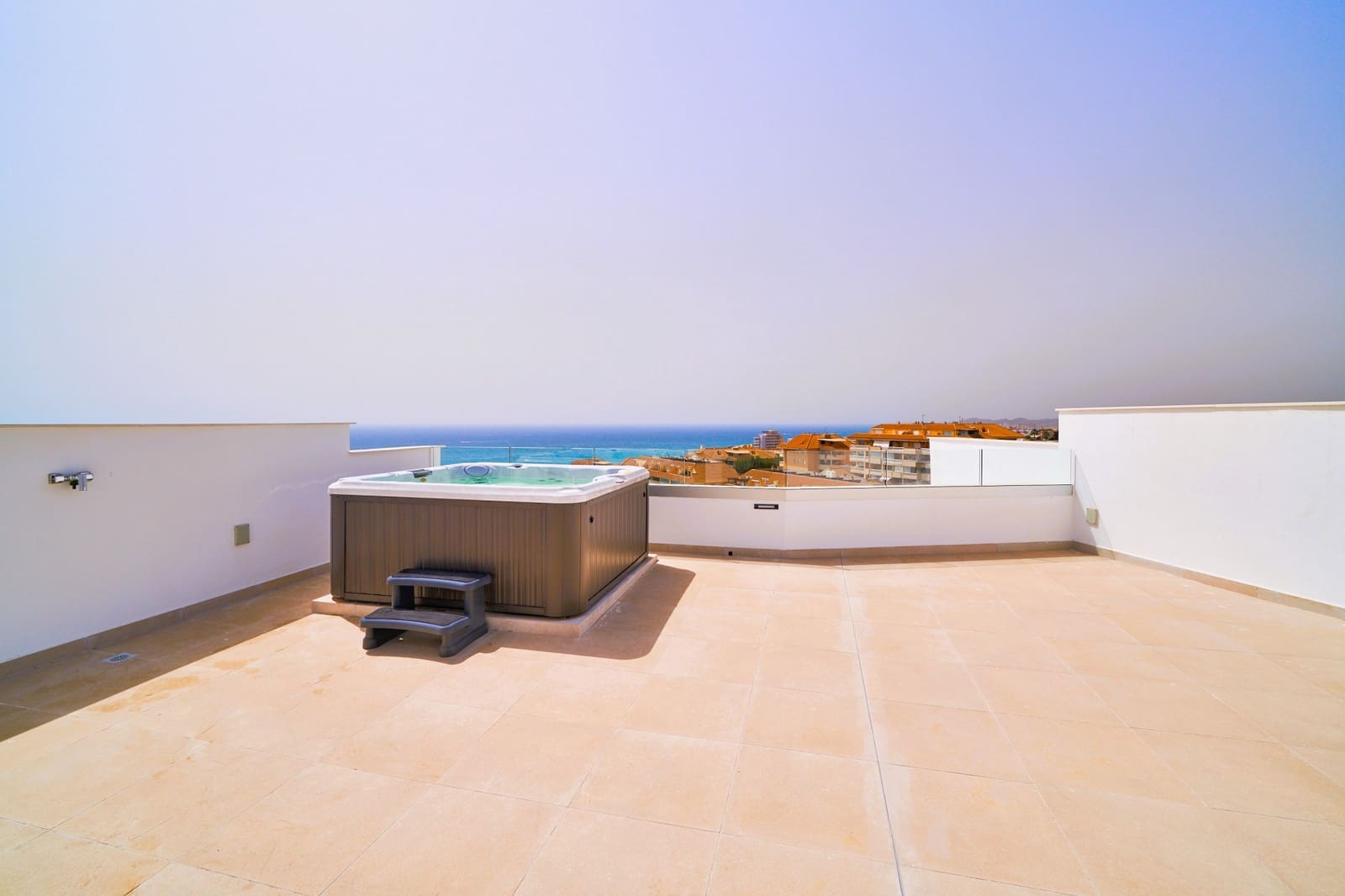 2 bedroom Apartment for sale in Fuengirola with pool garage - € 580,000 (Ref: 9339165)