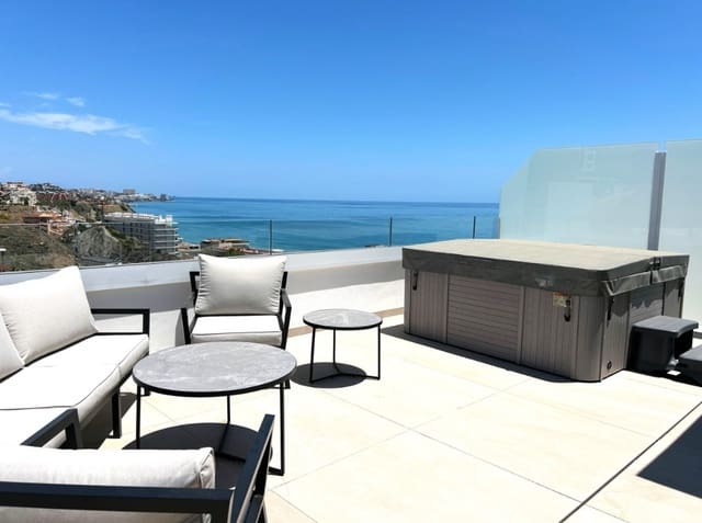 2 chambre Penthouse à vendre à Carvajal, Fuengirola avec piscine garage - 849 000 € (Ref: 9396524)