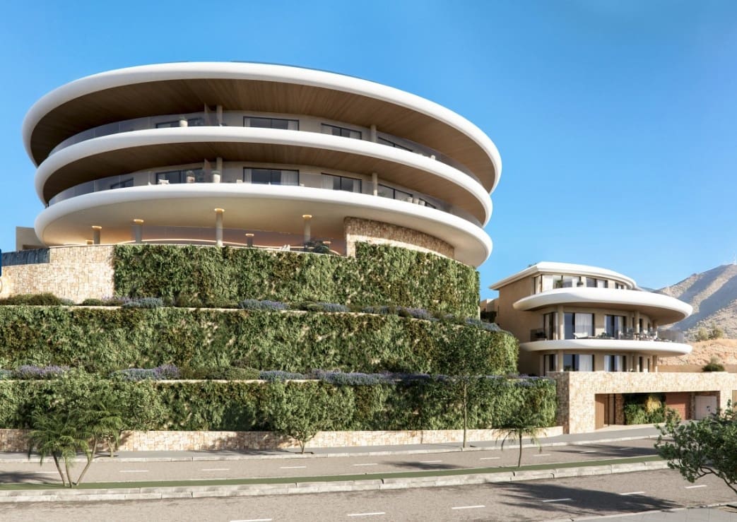 Apartamento de 2 habitaciones en Fuengirola en venta con piscina garaje - 725.000 € (Ref: 9587947)