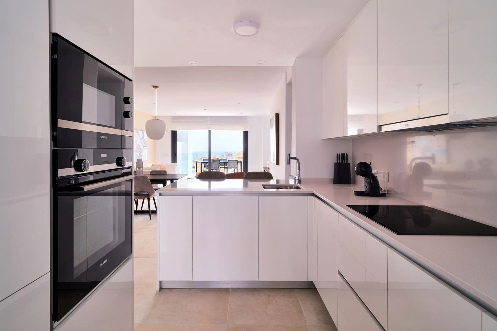 2 soveværelse Penthouse til salg i Fuengirola med swimmingpool garage - € 795.000 (Ref: 9599768)