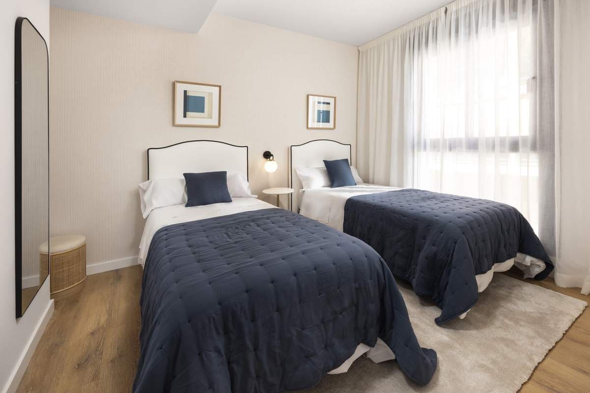 2 bedroom Apartment for sale in Estepona with pool garage - € 549,000 (Ref: 7070577)