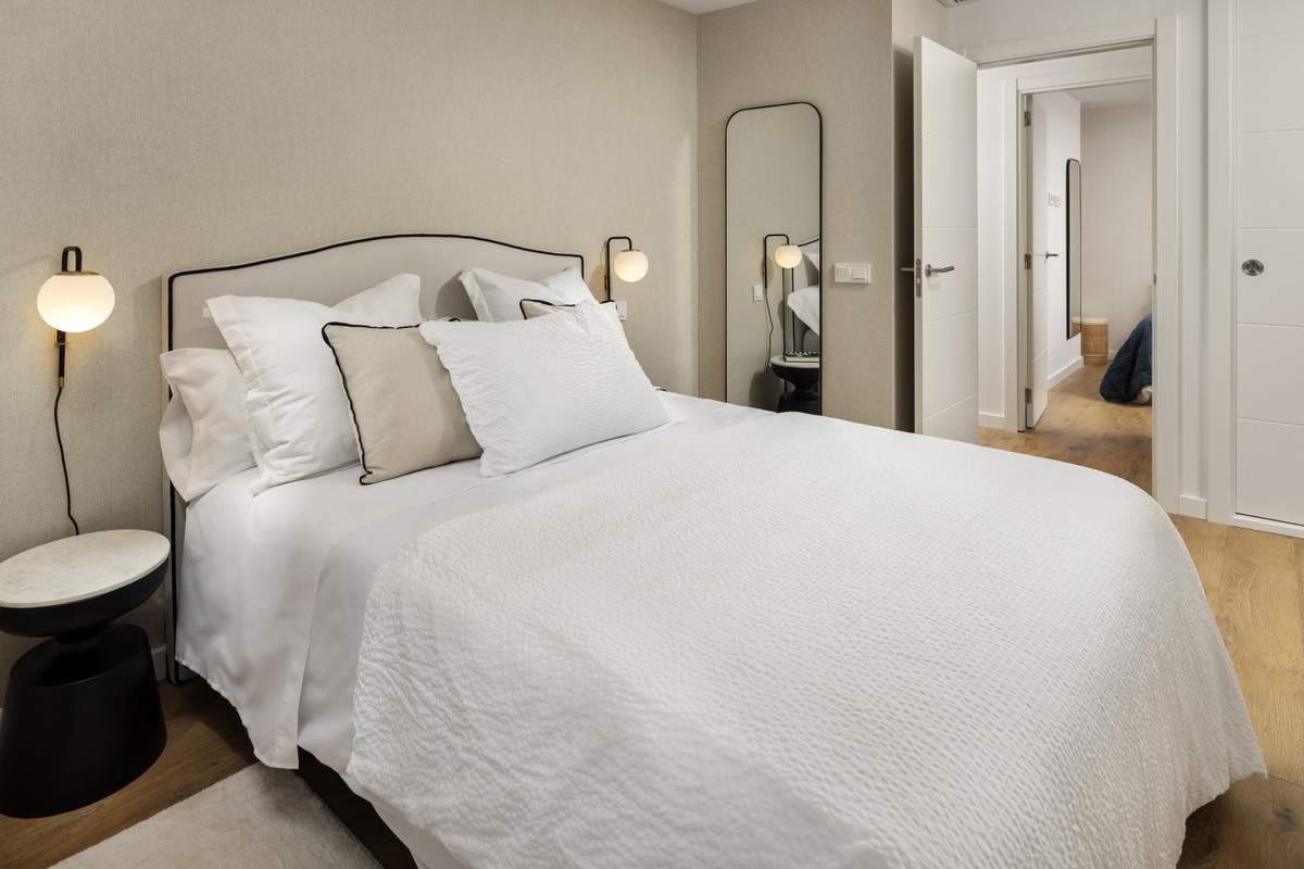 2 bedroom Apartment for sale in Estepona with pool garage - € 549,000 (Ref: 7070577)