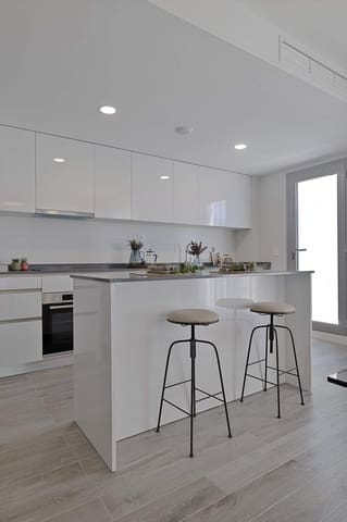 3 bedroom Apartment for sale in Mijas Costa, Mijas with pool garage - € 697,700 (Ref: 7070656)