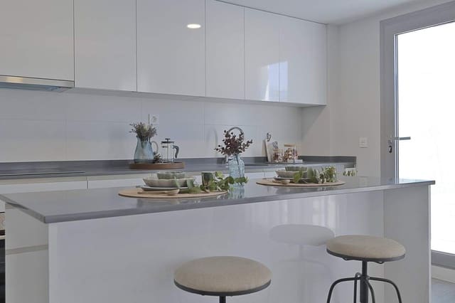 3 bedroom Apartment for sale in Mijas Costa, Mijas with pool garage - € 697,700 (Ref: 7070656)