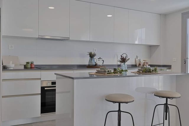 3 bedroom Apartment for sale in Mijas Costa, Mijas with pool garage - € 697,700 (Ref: 7070656)