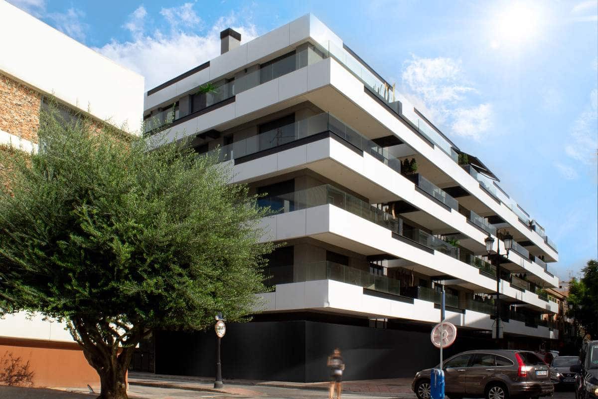 3 bedroom Apartment for sale in Fuengirola with pool garage - € 1,700,000 (Ref: 7411897)