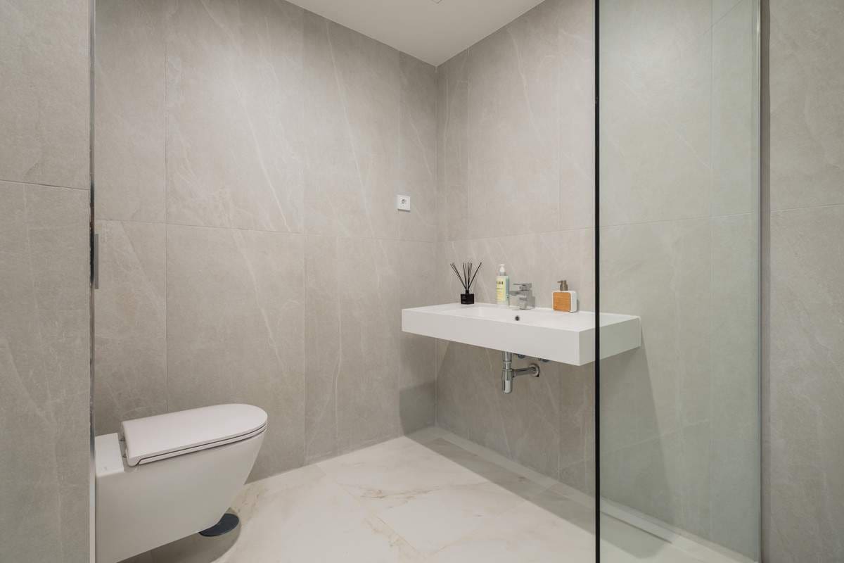 3 bedroom Apartment for sale in Estepona with pool garage - € 725,000 (Ref: 7754175)