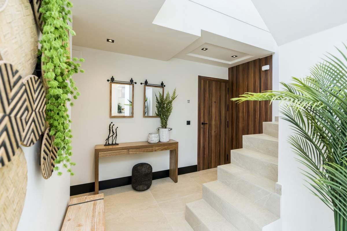 3 bedroom Apartment for sale in Nueva Andalucia with pool garage - € 950,000 (Ref: 7989557)