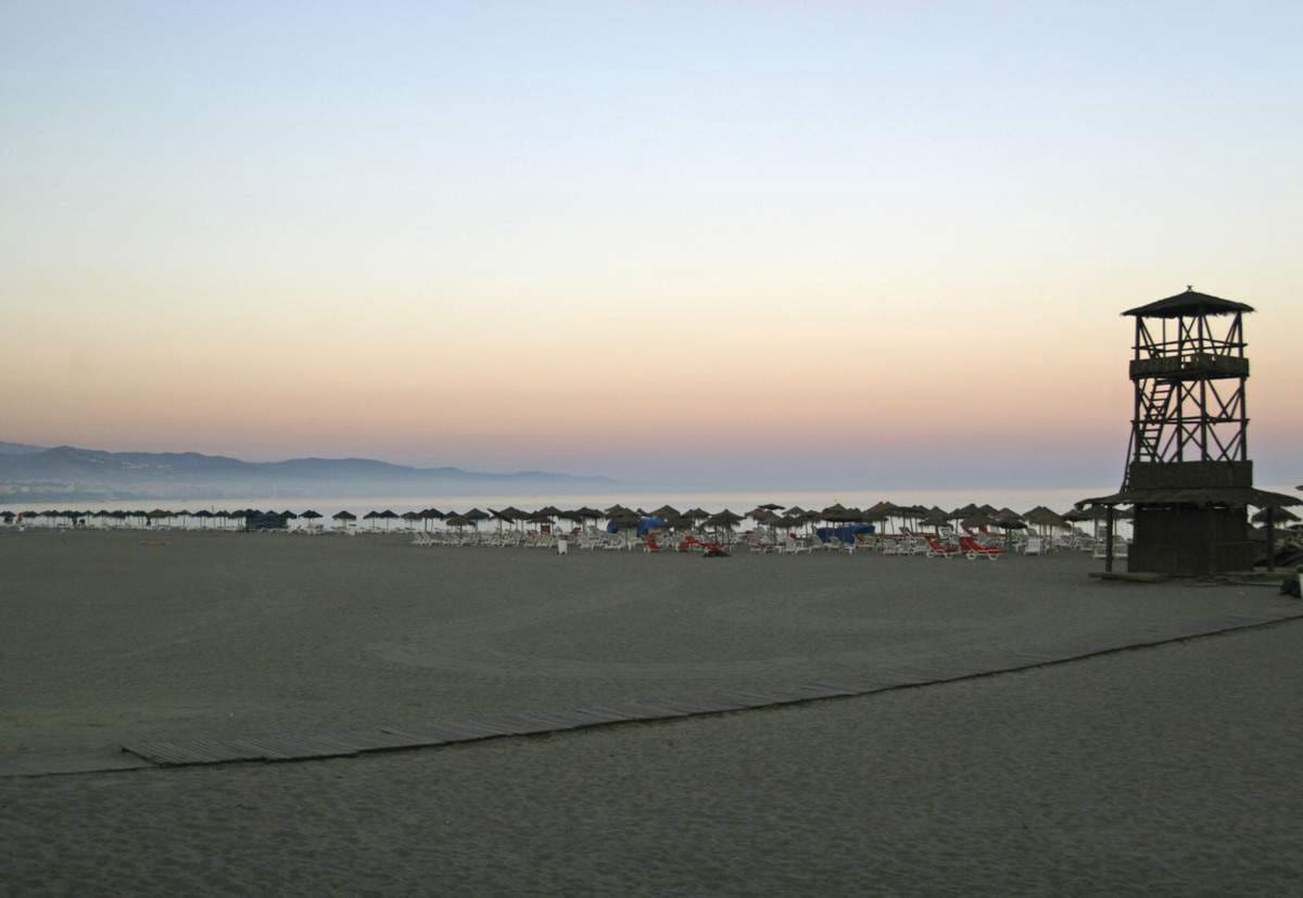 3 bedroom Apartment for sale in Nueva Andalucia with pool garage - € 950,000 (Ref: 7989557)