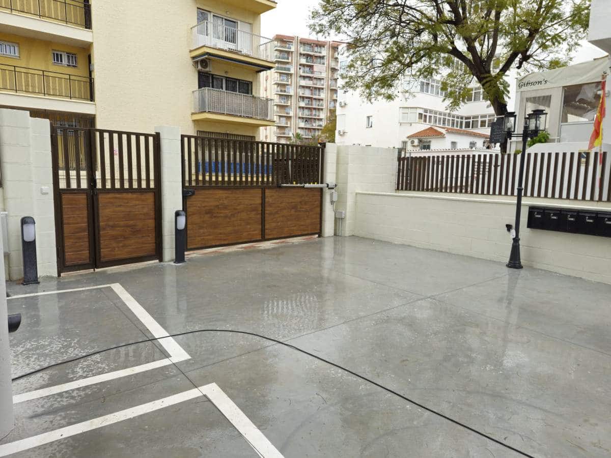 2 bedroom Apartment for sale in Benalmadena with pool garage - € 455,000 (Ref: 8625962)