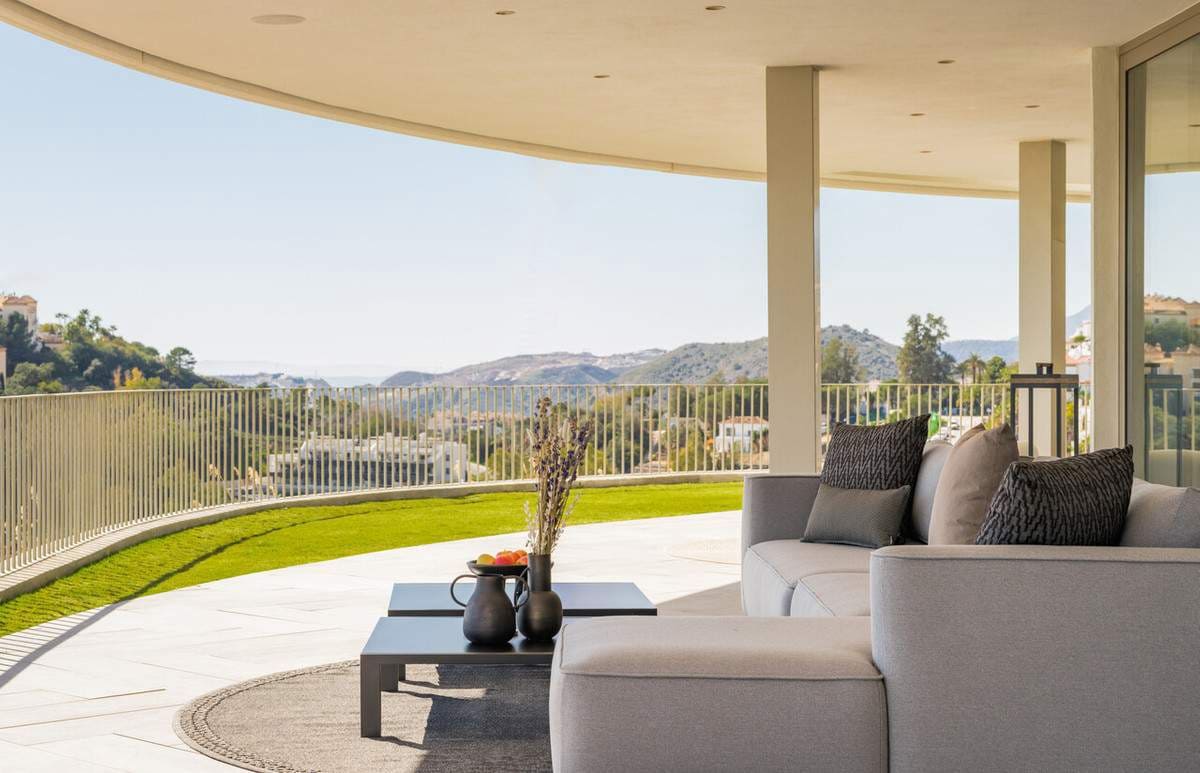 3 bedroom Apartment for sale in Marbella with pool garage - € 1,199,000 (Ref: 8633833)