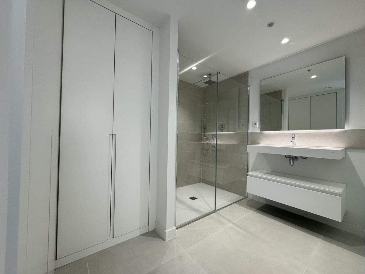 2 bedroom Apartment for sale in Fuengirola with pool garage - € 489,000 (Ref: 8681559)