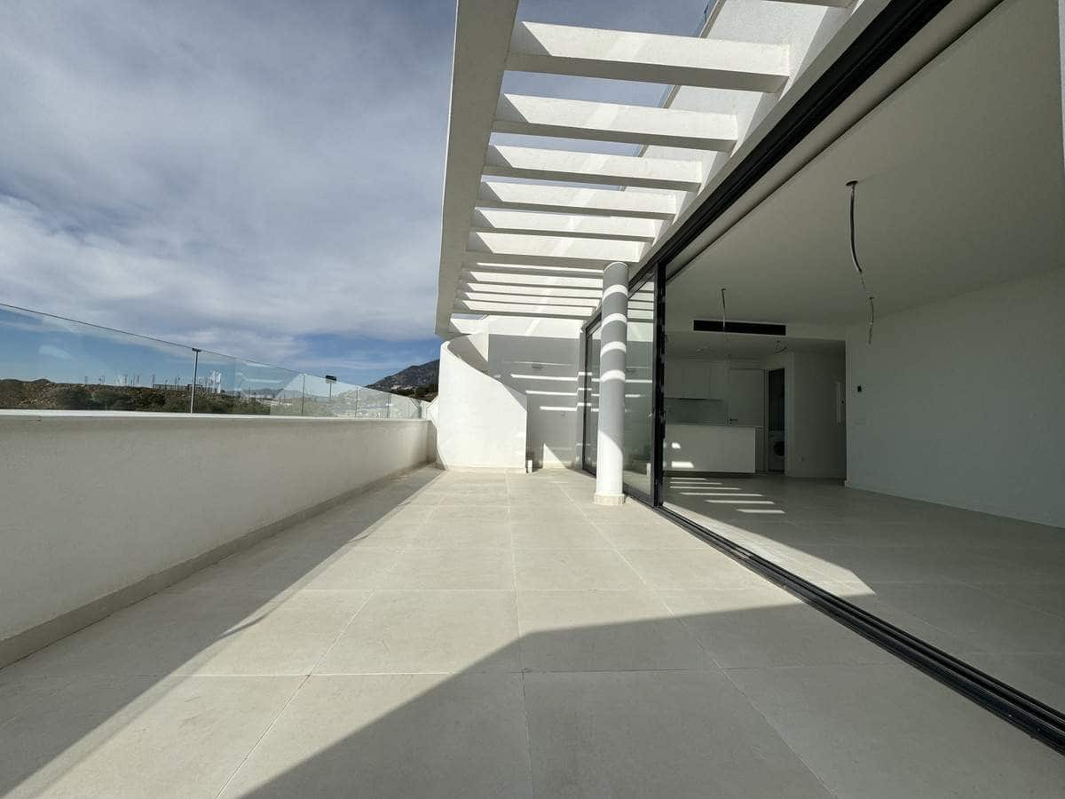 2 bedroom Apartment for sale in Fuengirola with pool garage - € 489,000 (Ref: 8681559)