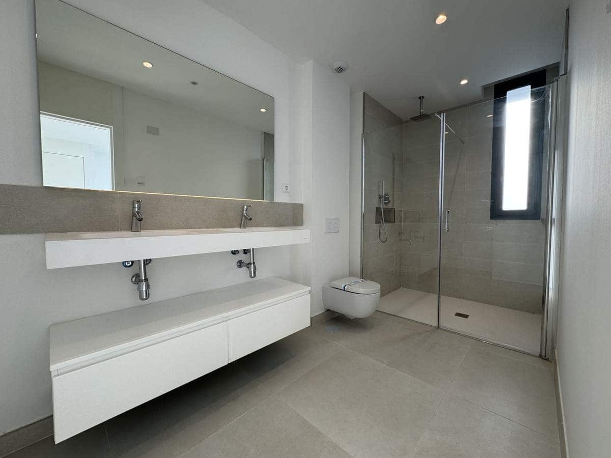 2 bedroom Apartment for sale in Fuengirola with pool garage - € 489,000 (Ref: 8681559)