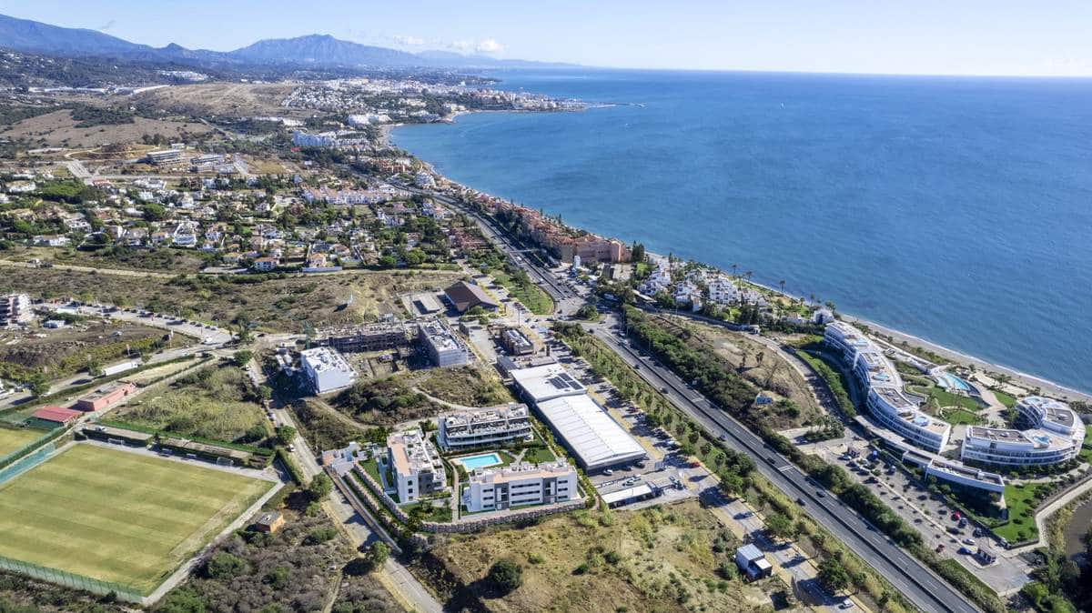 2 bedroom Apartment for sale in Estepona with pool garage - € 525,000 (Ref: 8715101)