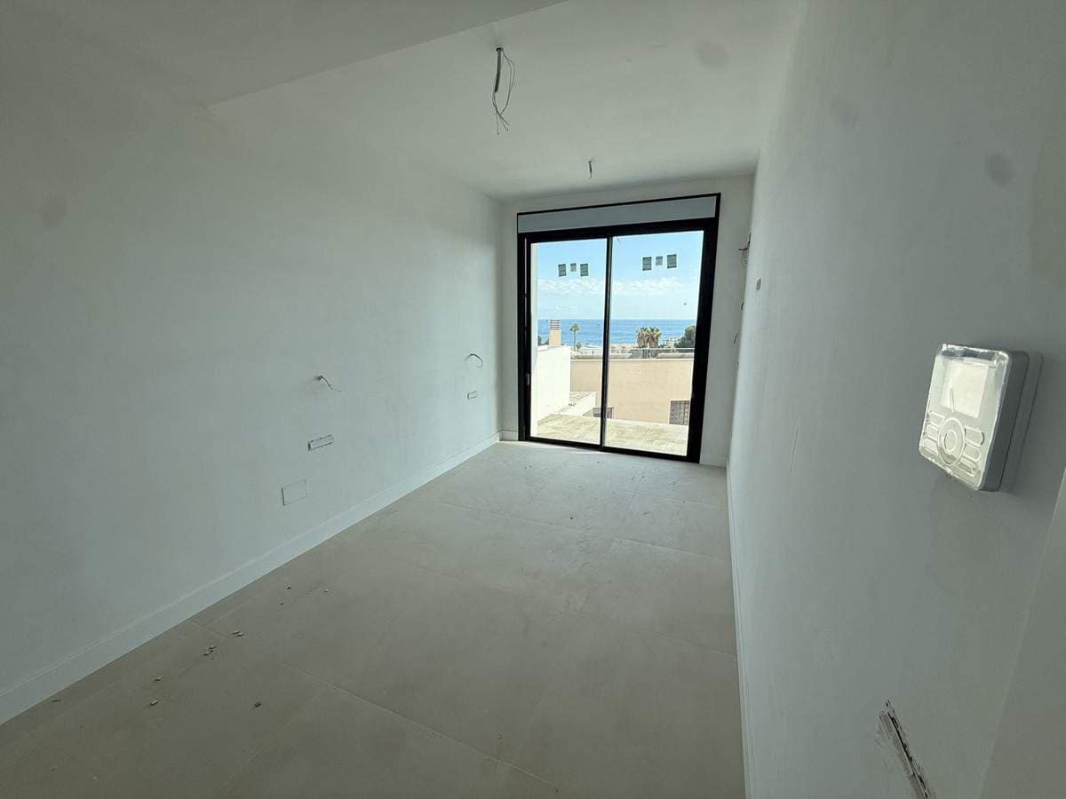 3 soverom Villa til salgs i Fuengirola med svømmebasseng garasje - € 634 900 (Ref: 8861706)