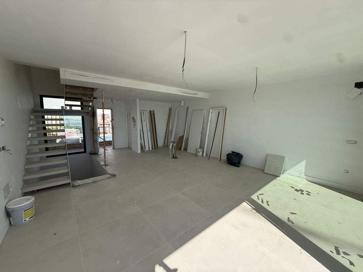 3 soverom Villa til salgs i Fuengirola med svømmebasseng garasje - € 634 900 (Ref: 8861706)