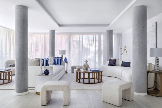 Apartamento de 2 habitaciones en Estepona en venta con piscina garaje - 995.000 € (Ref: 8880879)