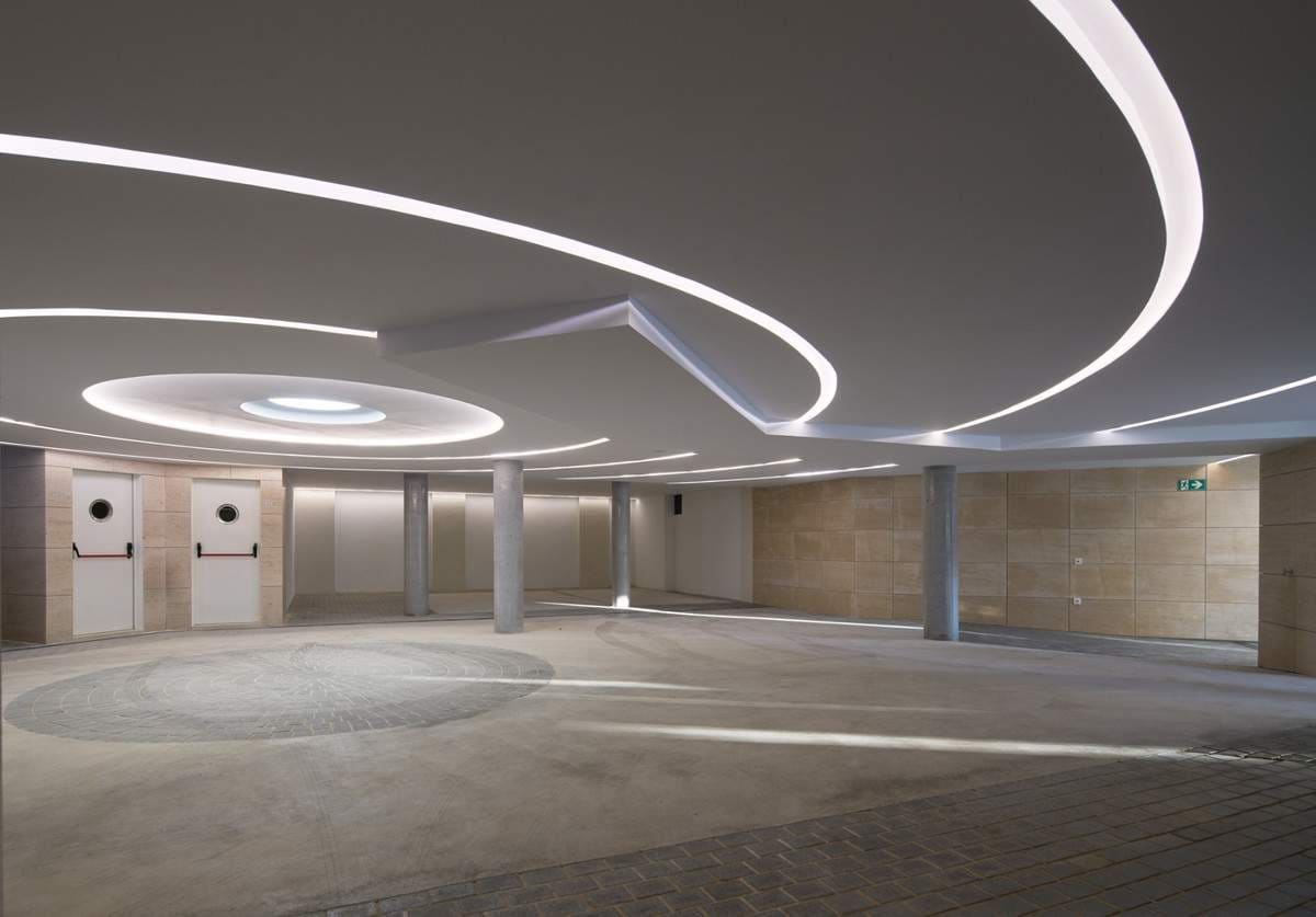 Apartamento de 2 habitaciones en Estepona en venta con piscina garaje - 995.000 € (Ref: 8880879)