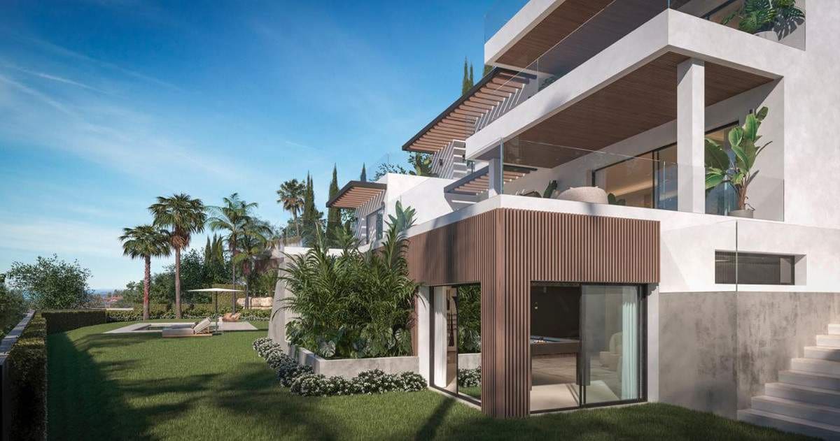 6 bedroom Villa for sale in Benalmadena with pool garage - € 2,450,000 (Ref: 9064365)