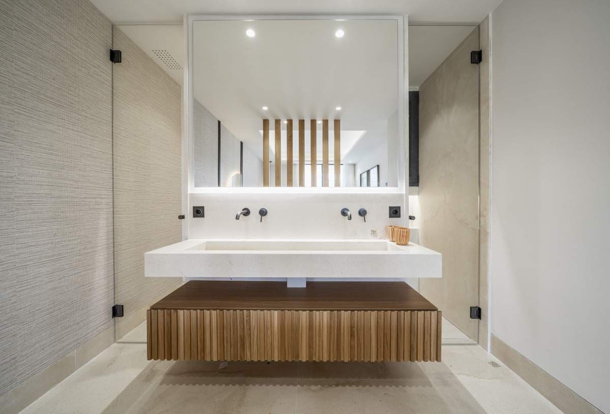 2 bedroom Apartment for sale in Marbella with pool garage - € 1,176,270 (Ref: 9111252)