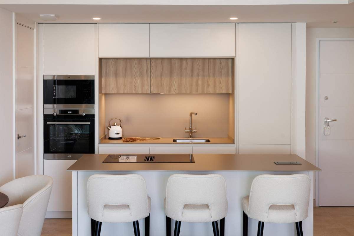 Apartamento de 2 habitaciones en Fuengirola en venta con piscina garaje - 948.500 € (Ref: 9170262)