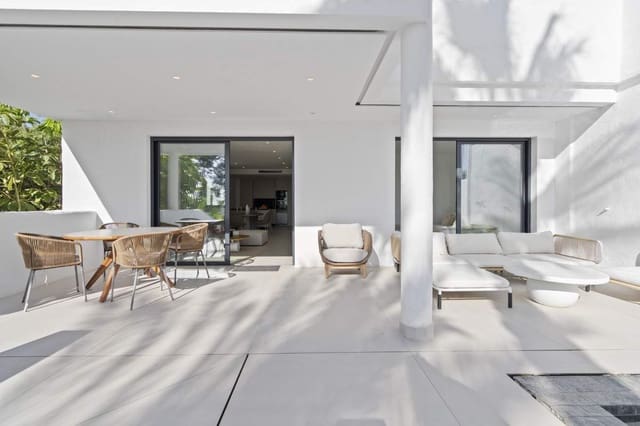 4 makuuhuone Huvila myytävänä paikassa El Paraíso, Benahavís mukana uima-altaan 
autotalli - 799 000 € (Ref: 9231287)