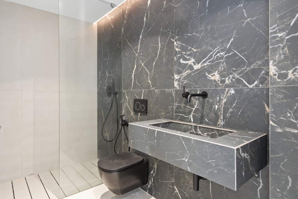 4 makuuhuone Huvila myytävänä paikassa Benahavis mukana uima-altaan 
autotalli - 799 000 € (Ref: 9231287)