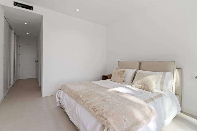 4 makuuhuone Huvila myytävänä paikassa El Paraíso, Benahavís mukana uima-altaan 
autotalli - 799 000 € (Ref: 9231287)