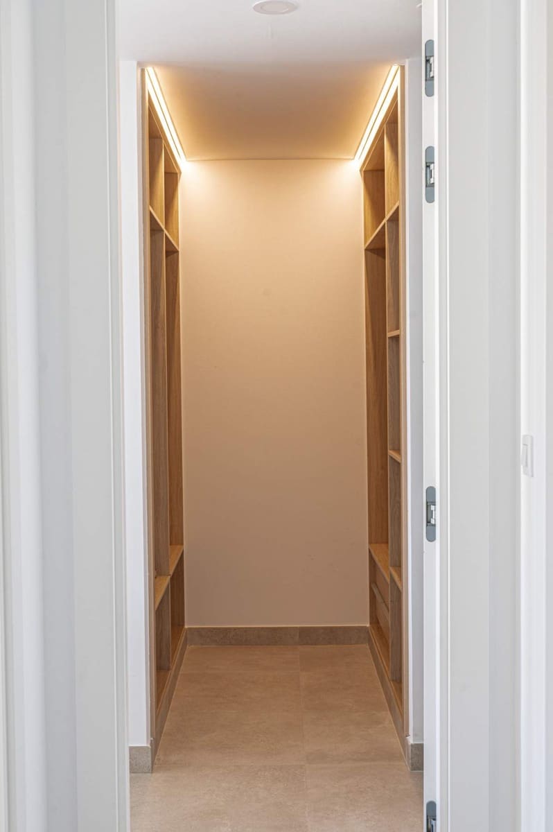 2 bedroom Apartment for sale in Fuengirola with pool garage - € 665,500 (Ref: 9357721)