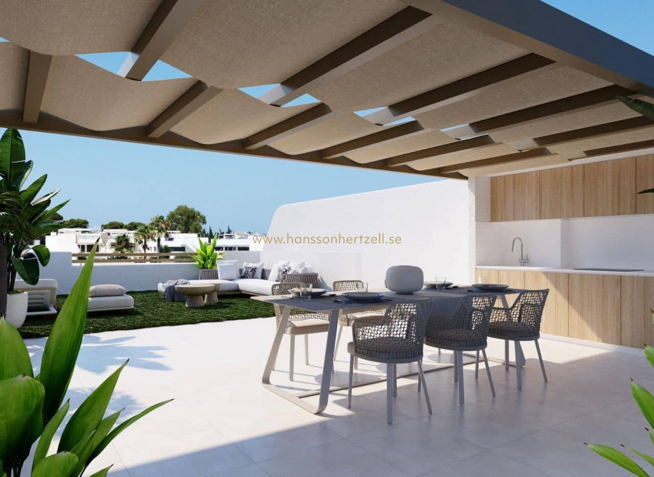 3 soveværelse Lejlighed til salg i Los Cuarteros med swimmingpool - € 369.900 (Ref: 9027507)