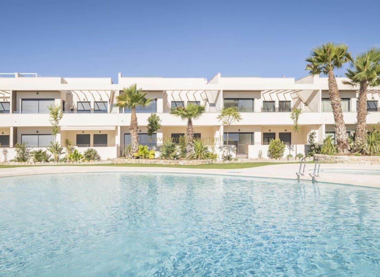 2 soveværelse Lejlighed til salg i La Veleta med swimmingpool - € 380.000 (Ref: 9030570)