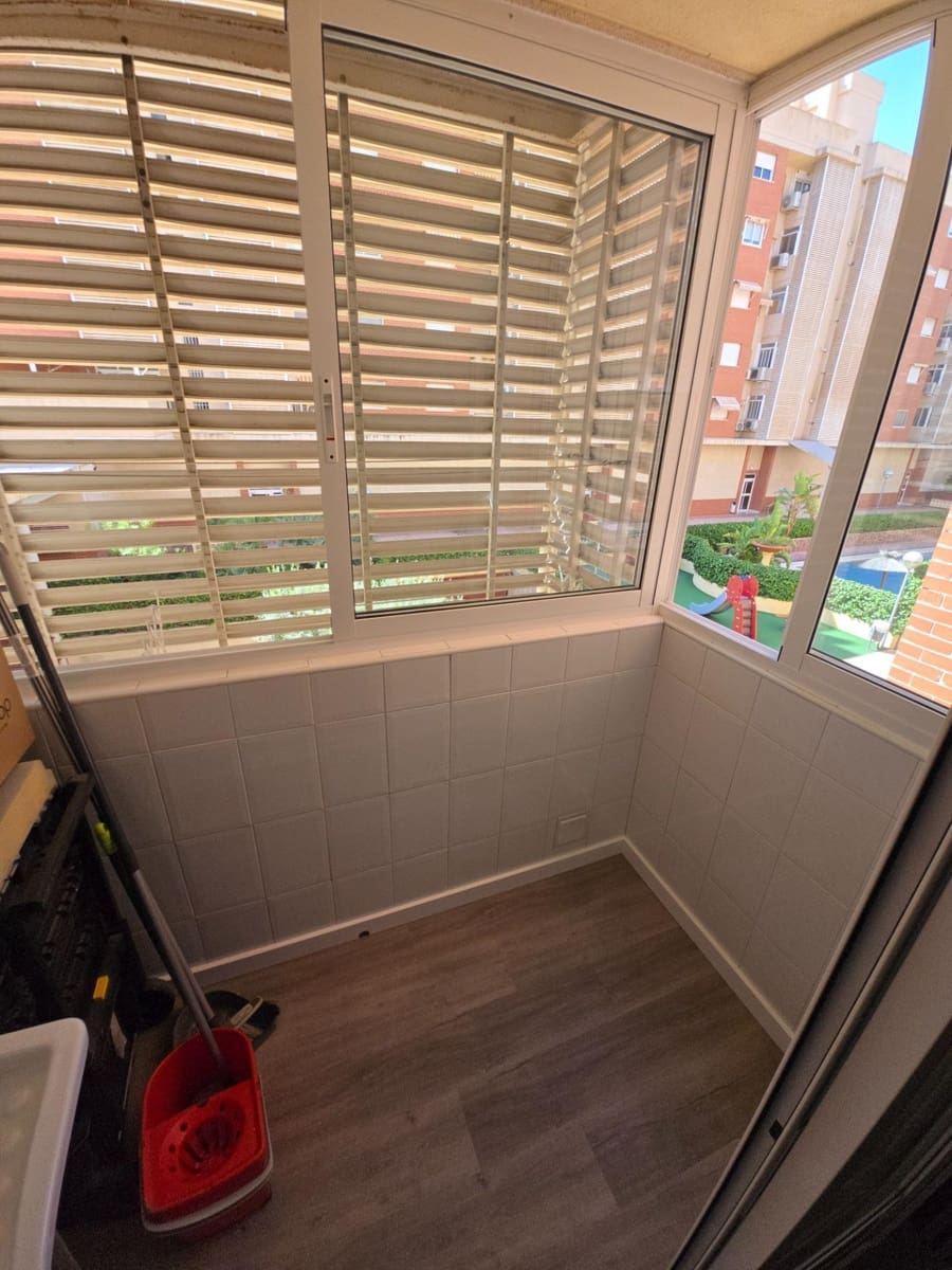 3 soveværelse Lejlighed til leje i Alicante by med swimmingpool garage - € 1.200 (Ref: 10004117)