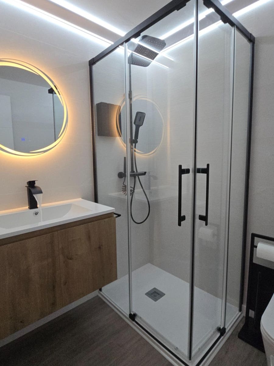 3 soveværelse Lejlighed til leje i Alicante by med swimmingpool garage - € 1.200 (Ref: 10004117)