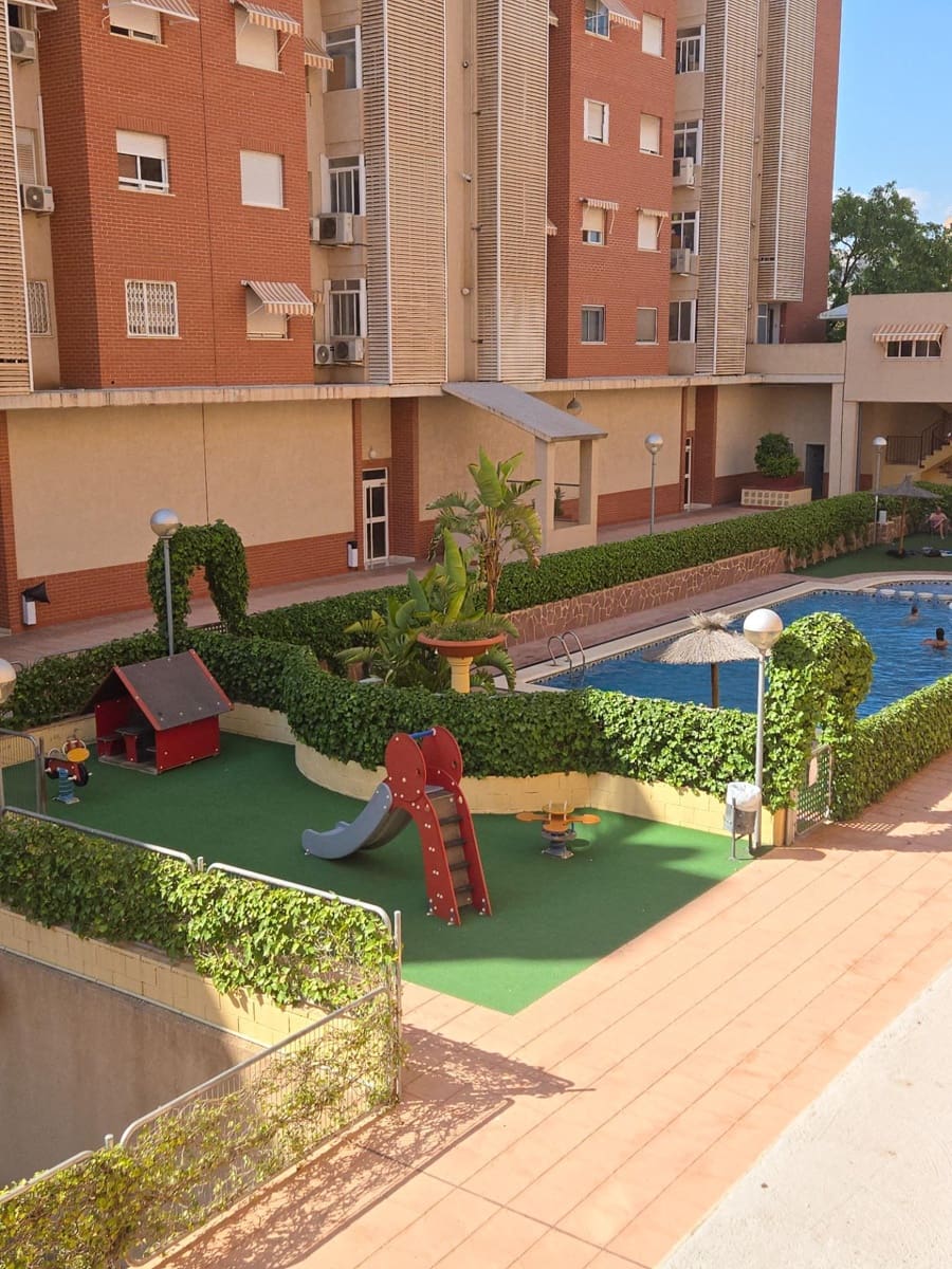 3 soveværelse Lejlighed til leje i Alicante by med swimmingpool garage - € 1.200 (Ref: 10004117)