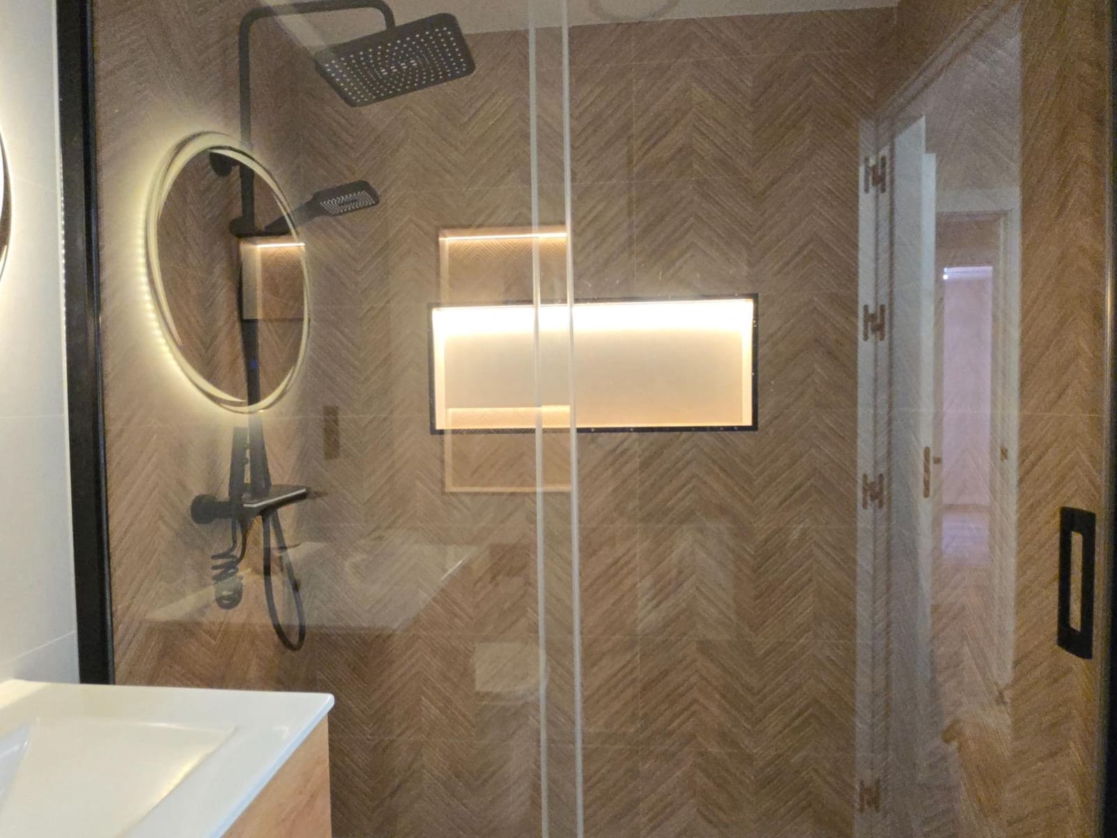 3 soveværelse Lejlighed til leje i Alicante by med swimmingpool garage - € 1.200 (Ref: 10004117)