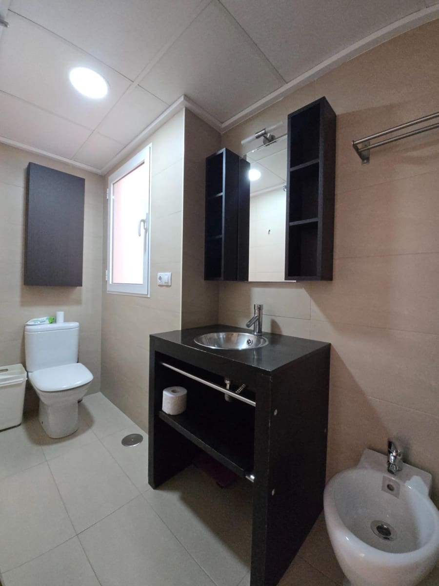 1 bedroom Flat for rent in Alicante / Alacant city with garage - € 925 (Ref: 10031966)